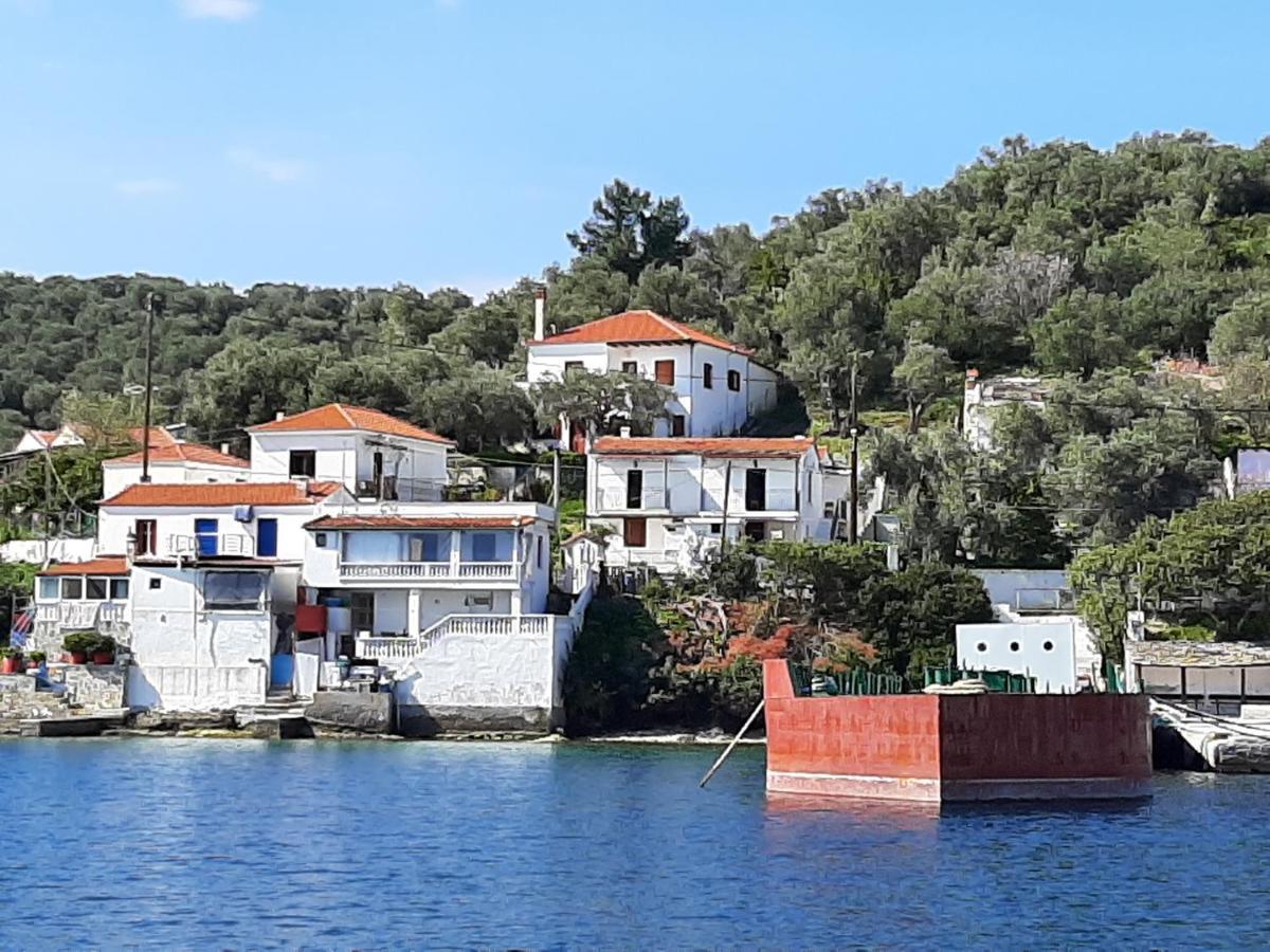 Chiona΄S Apartments By The Sea Paleo Trikeri Exterior photo
