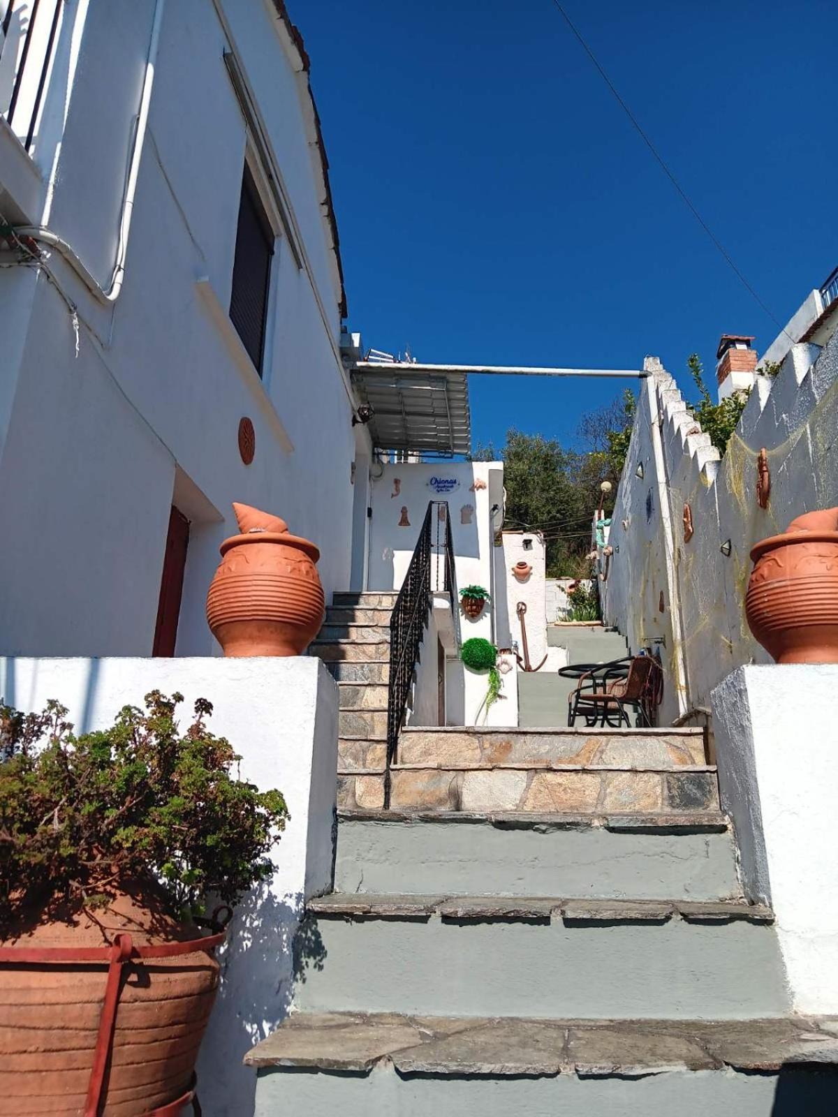 Chiona΄S Apartments By The Sea Paleo Trikeri Exterior photo